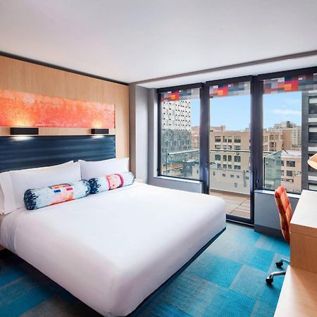 Aloft Long Island City-Manhattan View New York City Exterior photo