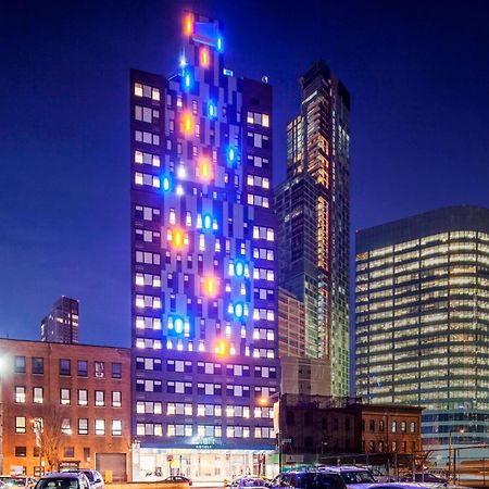 Aloft Long Island City-Manhattan View New York City Exterior photo