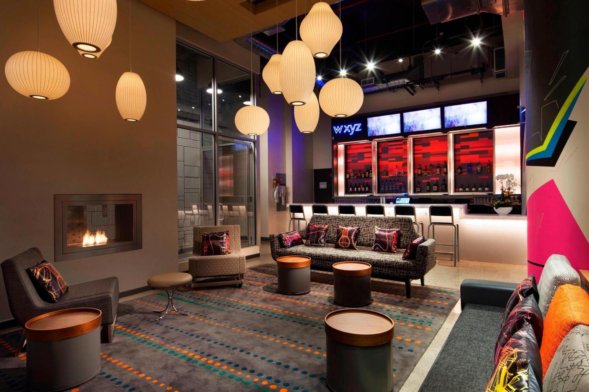 Aloft Long Island City-Manhattan View New York City Exterior photo
