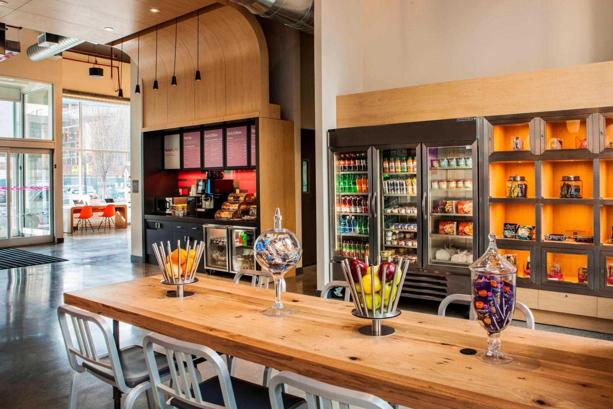 Aloft Long Island City-Manhattan View New York City Exterior photo