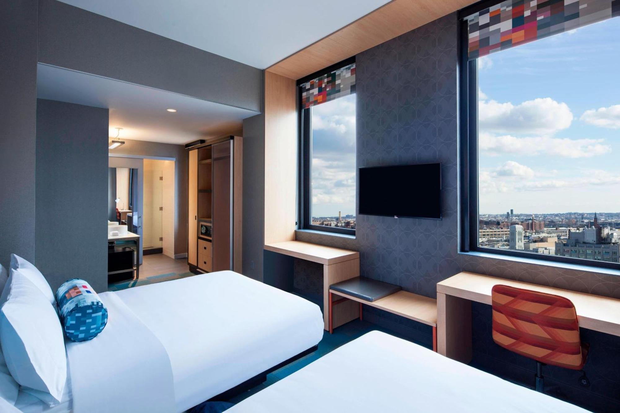 Aloft Long Island City-Manhattan View New York City Exterior photo