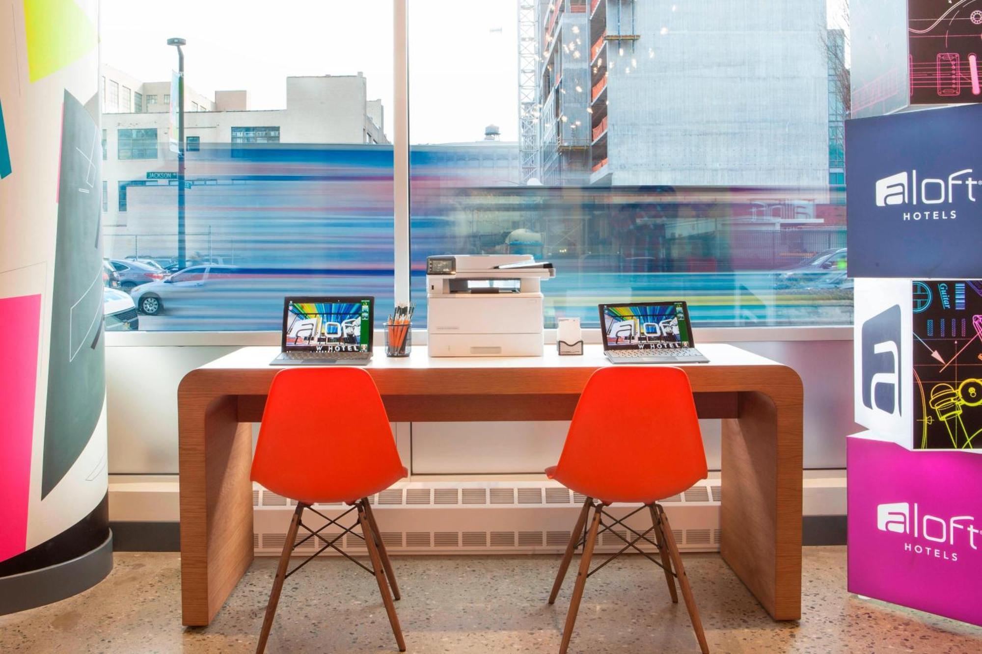 Aloft Long Island City-Manhattan View New York City Exterior photo