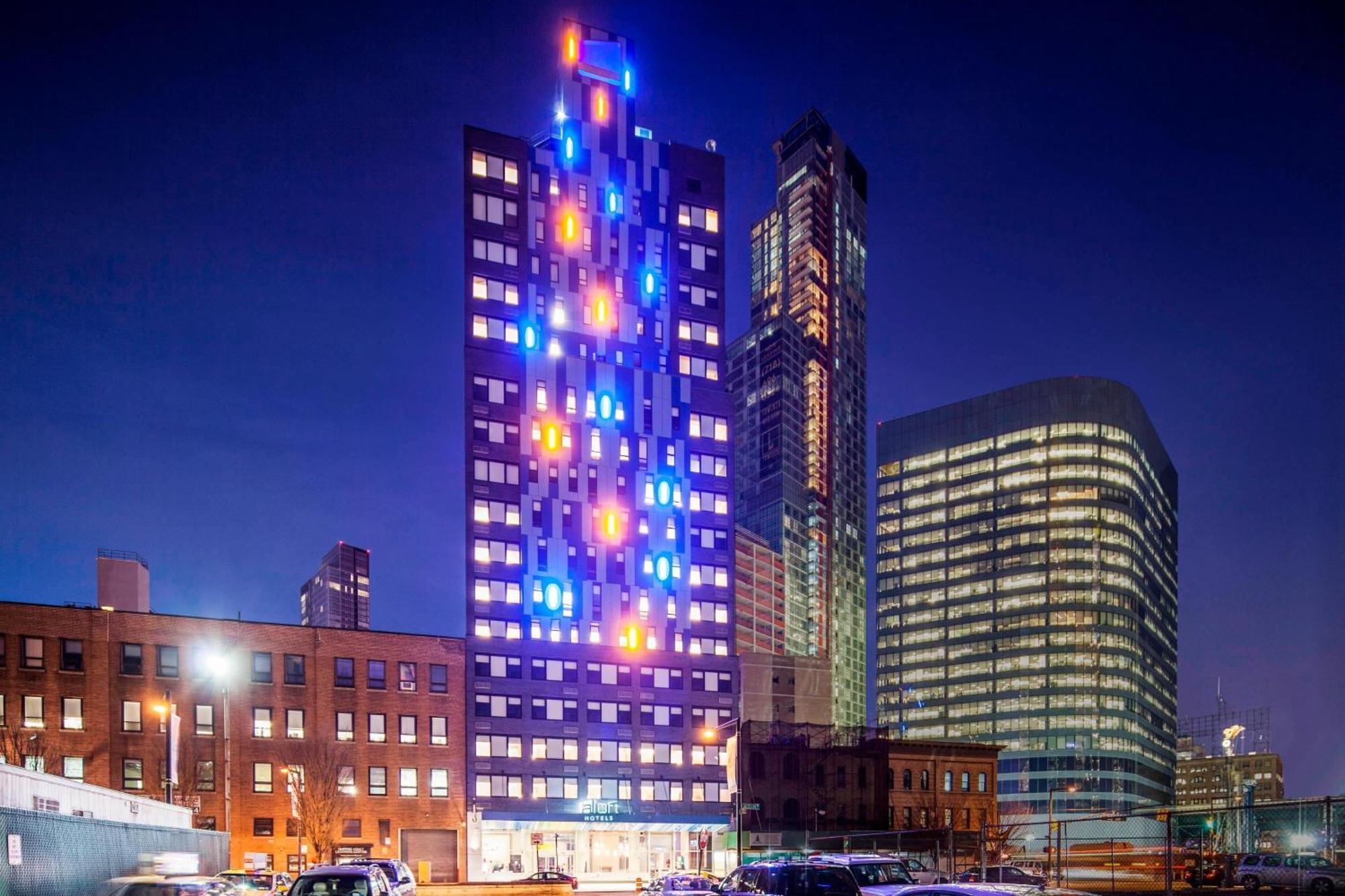 Aloft Long Island City-Manhattan View New York City Exterior photo
