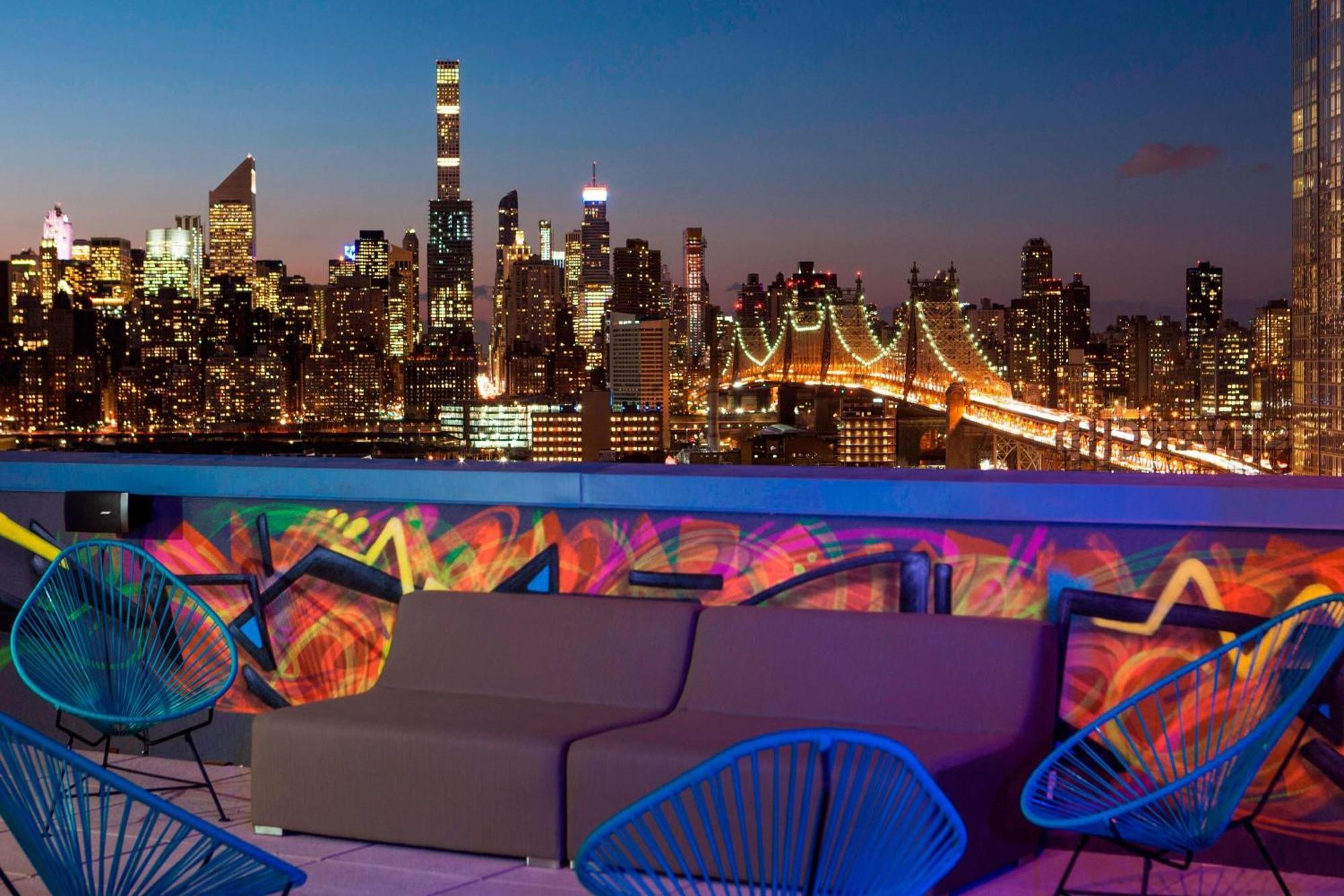Aloft Long Island City-Manhattan View New York City Exterior photo