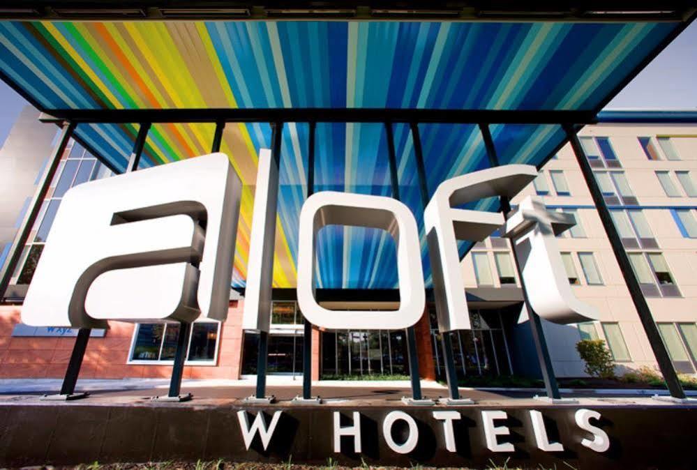 Aloft Long Island City-Manhattan View Hotel New York City Exterior photo